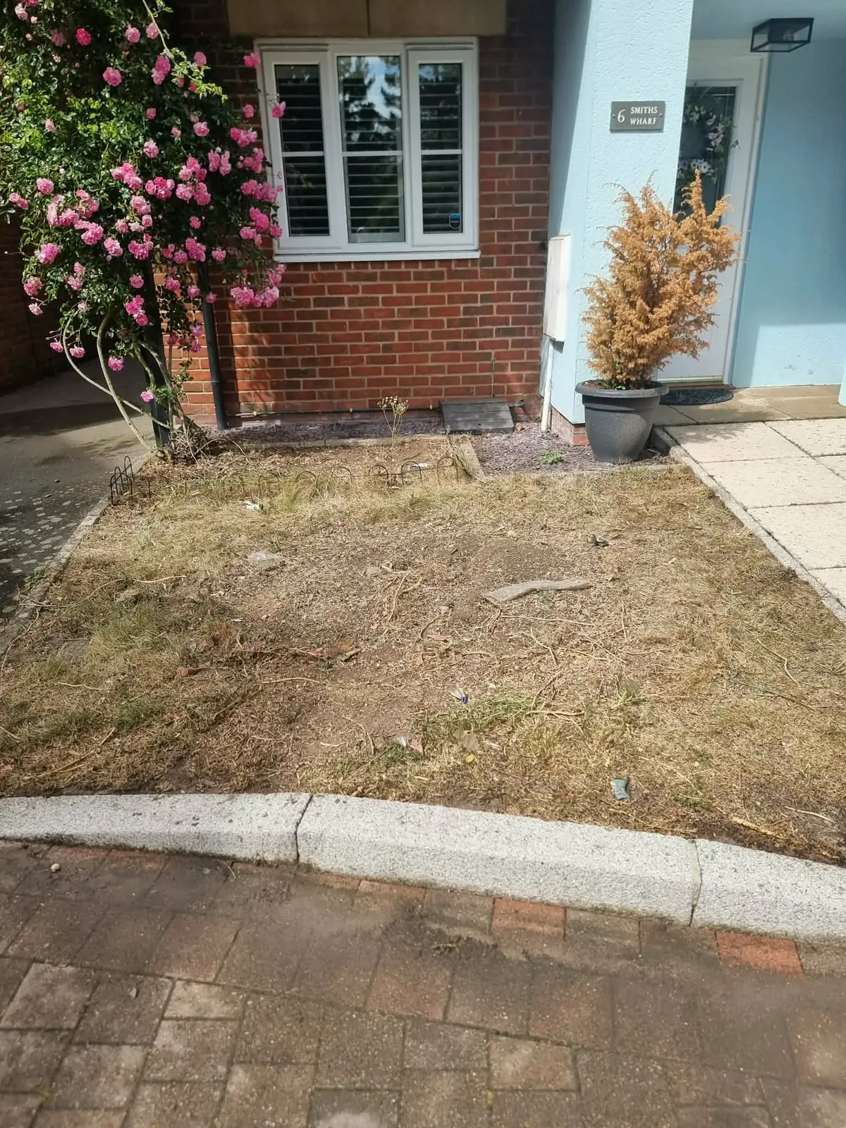 After: cleared and tidied garden area in Oxfordshire