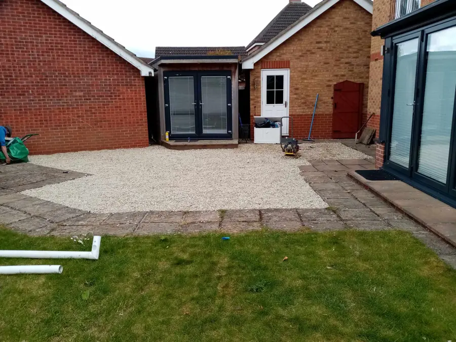 Gravel and paving driveway project underway at an Oxfordshire home